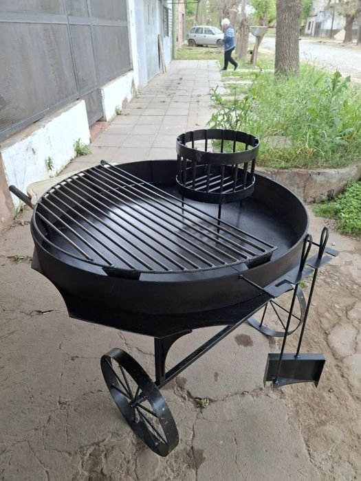 Fogonero de hierro de 1 metro con carreta de ruedas, parrilla y brasero